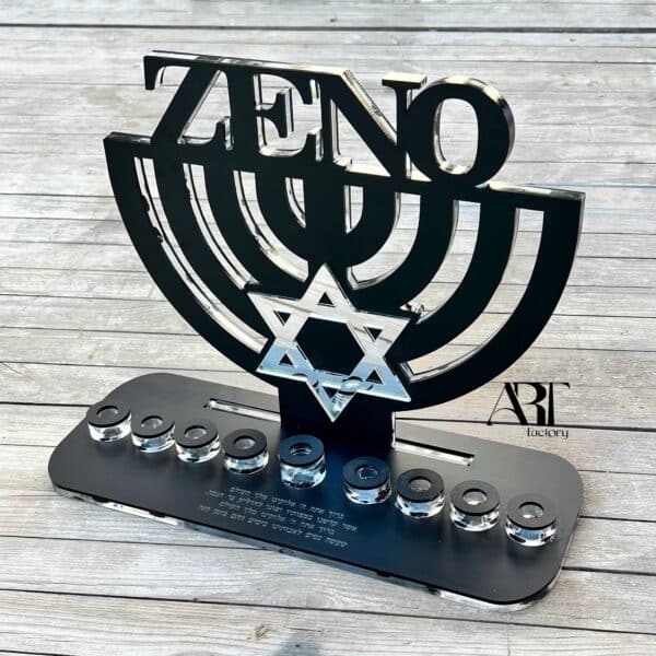 ⁦חנוכייה מעוגלת שחור מט ומגן דוד כסוף⁩ – תמונה ⁦2⁩
